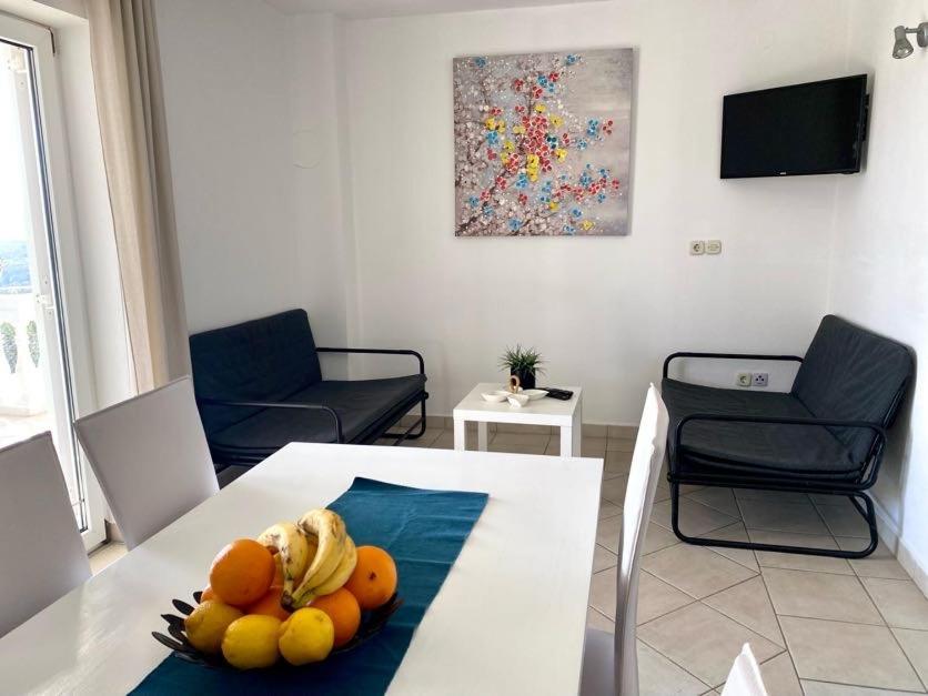 צזריקה Villa Mihaela - Apartment Ika מראה חיצוני תמונה